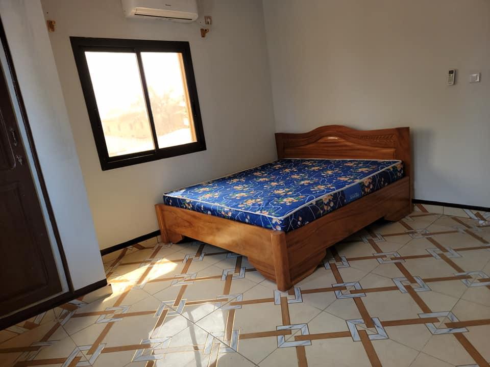 🏢 À Louer – Immeuble Meublé à Bangui (Benzvi) 🏡