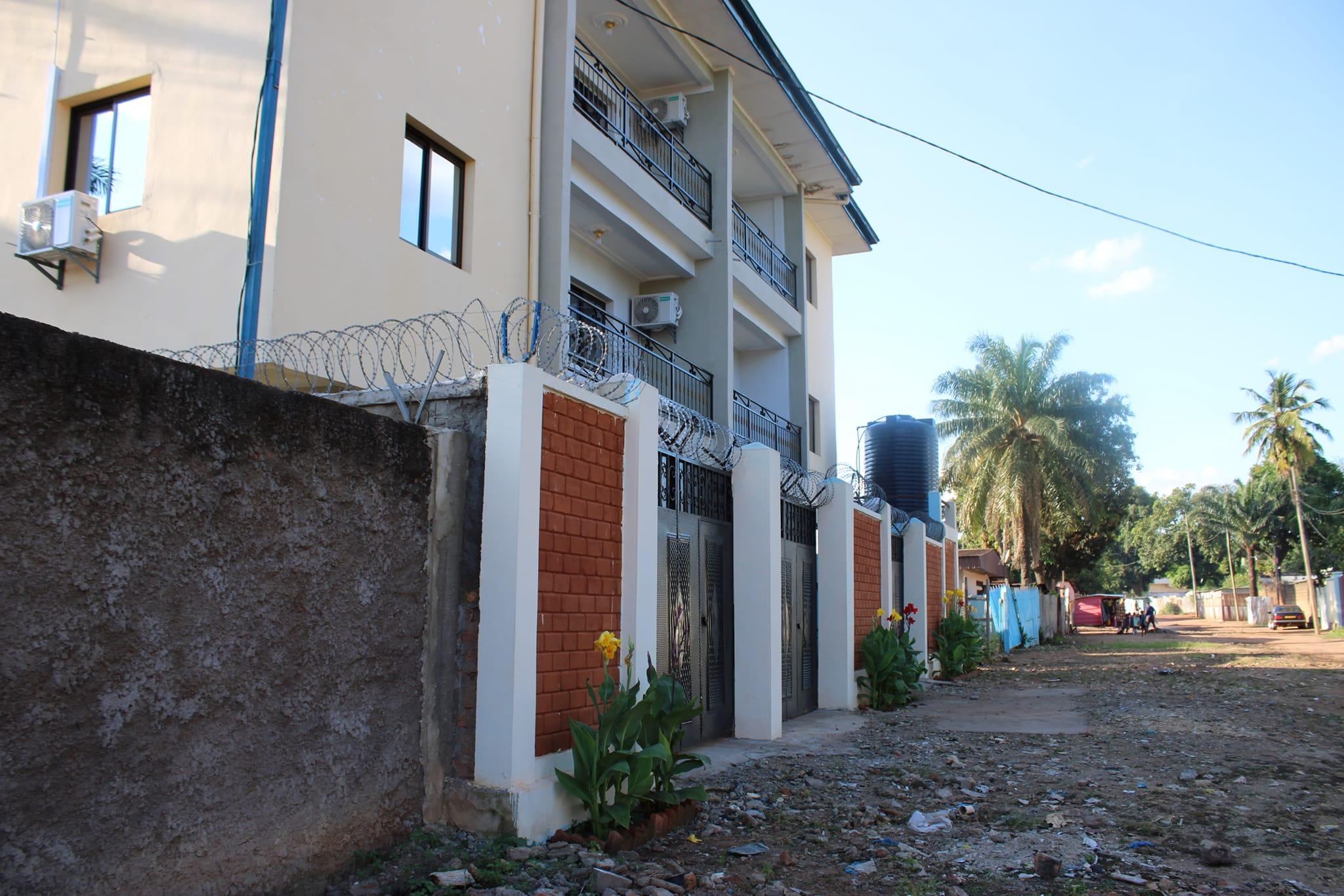 🏢 À Louer – Immeuble Meublé à Bangui (Benzvi) 🏡