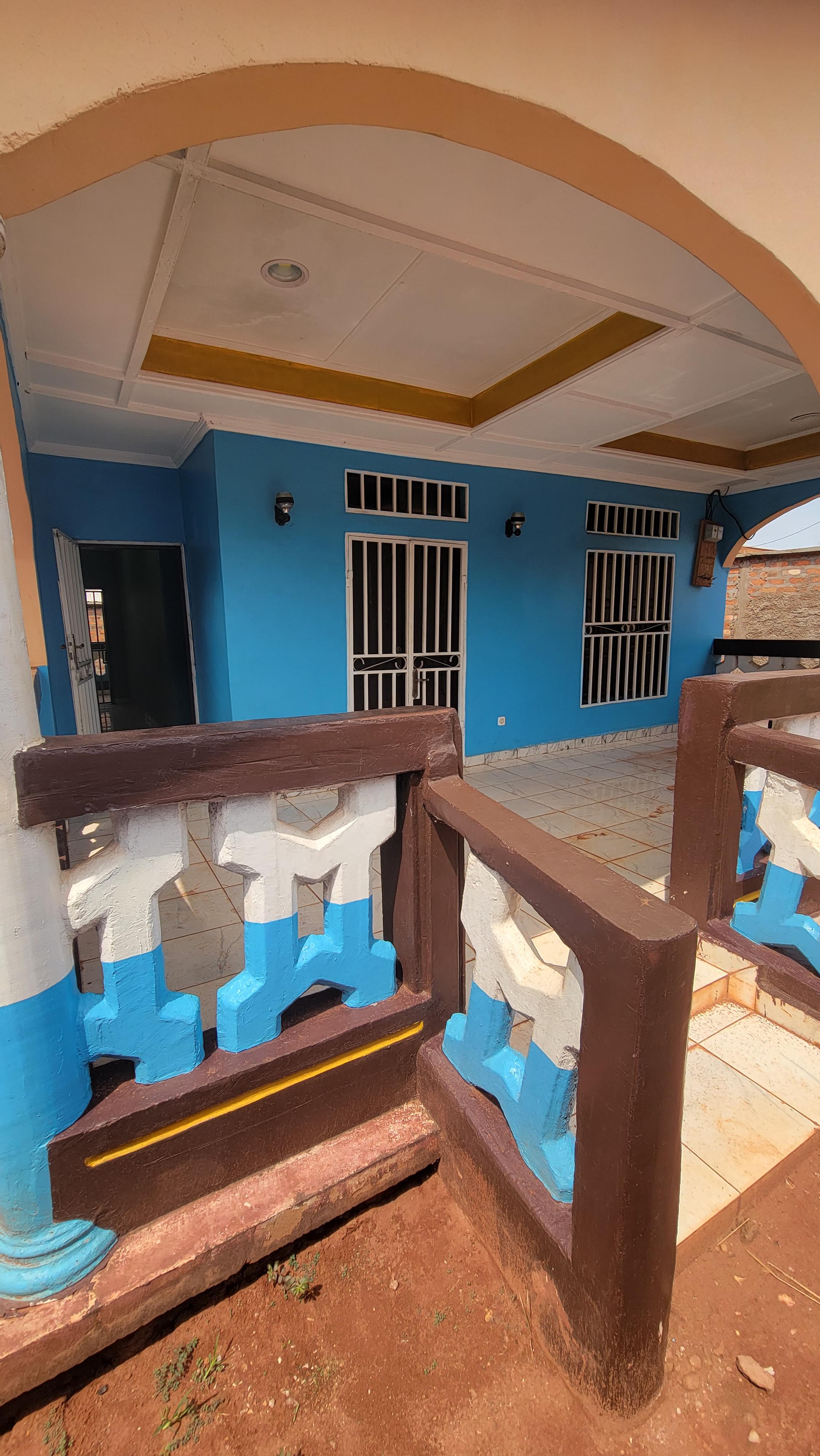 🏡 Maison à Louer – Carmel (Bimbo)