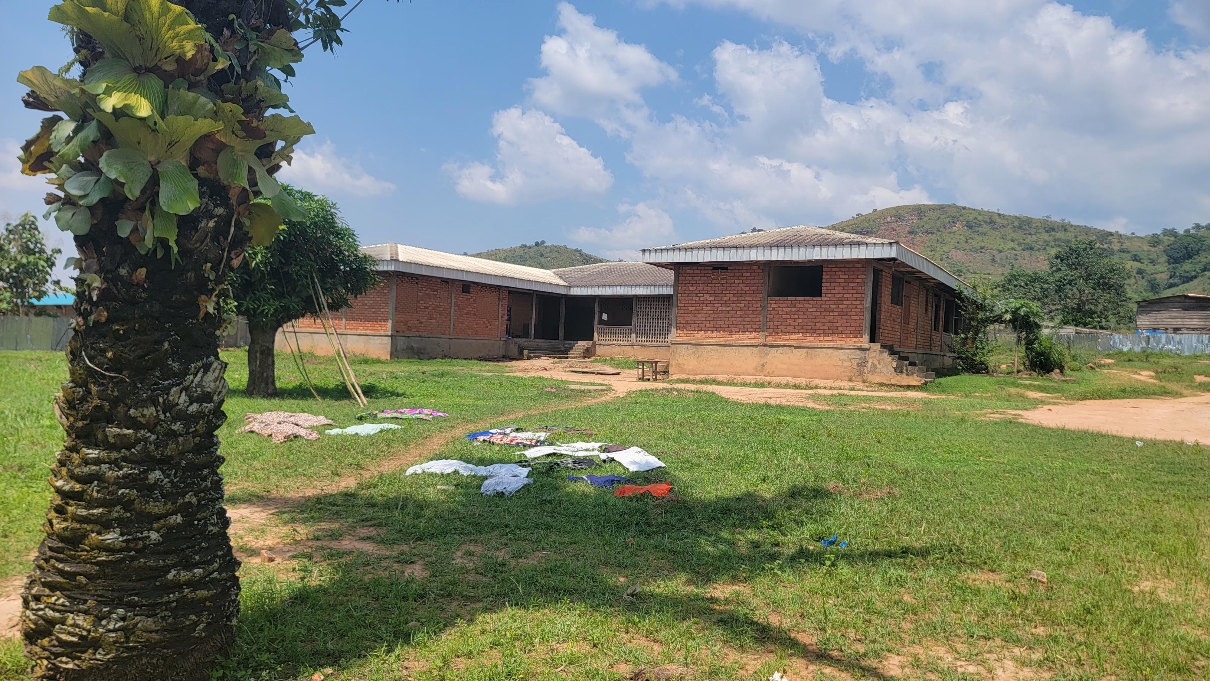 🏡 Maison + Grand Terrain à Vendre – 7e Arrondissement de Bangui